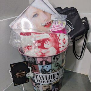 Taylor Swift Fan Package: 1989 calender/bag, AMC tin, 1989 shirt